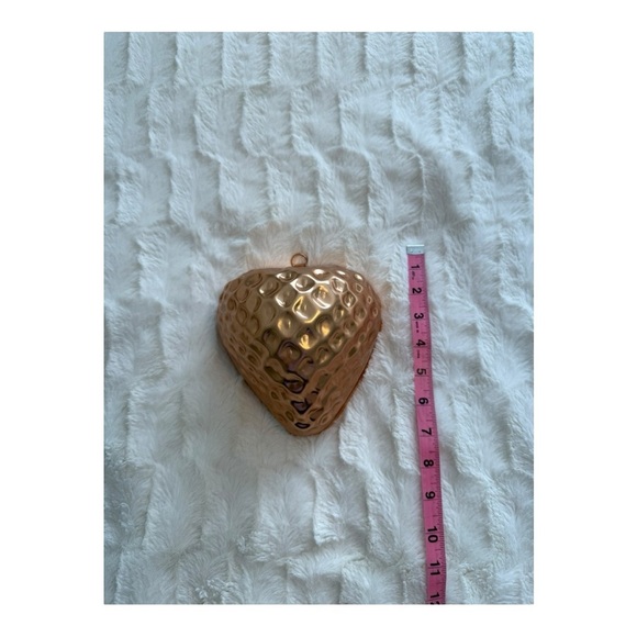 Vintage Copper Toned Strawberry Shaped Jelly Mould - 4 Cups
Made in USA - Picture 5 of 7